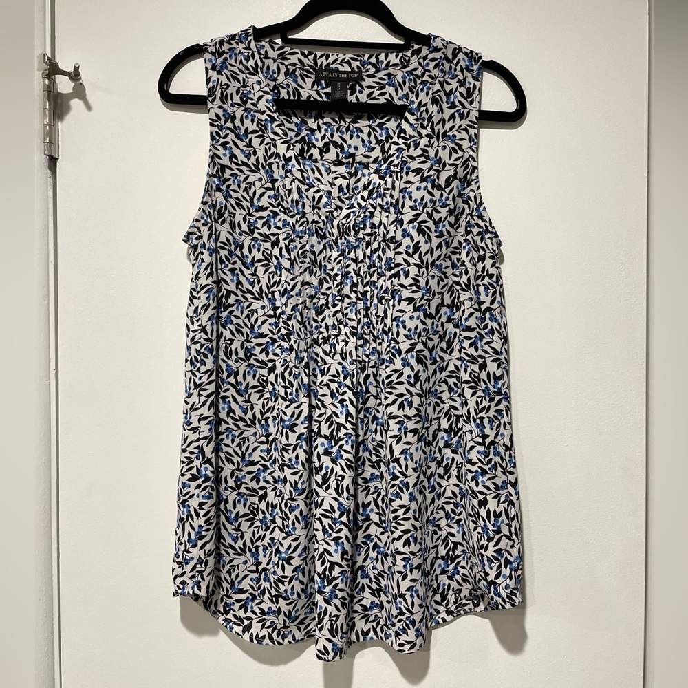 A Pea in the Pod Blue and White Floral Blouse
